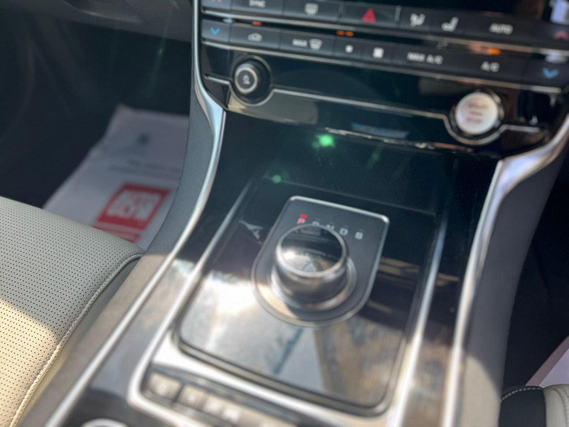 Jaguar XE 2.0d R-Sport Auto Euro 6 (s/s) 4dr 4dr Automatic 2026