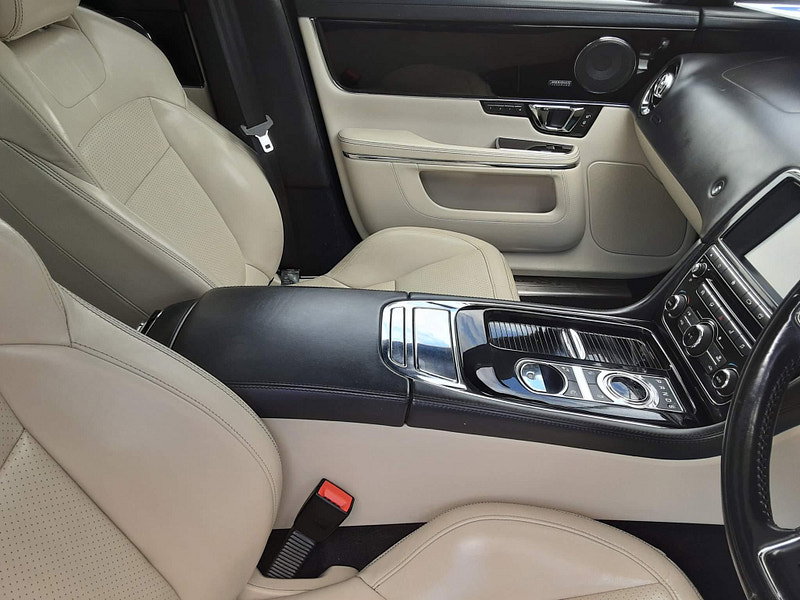 Jaguar XJ 3.0d V6 R-Sport Auto Euro 6 (s/s) 4dr 4dr Automatic 2026