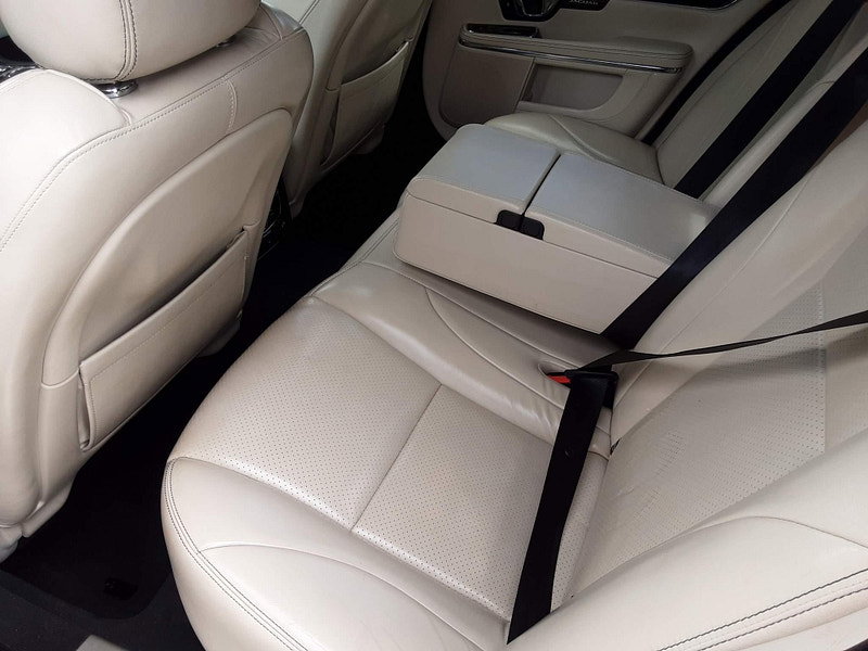 Jaguar XJ 3.0d V6 R-Sport Auto Euro 6 (s/s) 4dr 4dr Automatic 2026