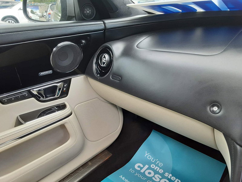 Jaguar XJ 3.0d V6 R-Sport Auto Euro 6 (s/s) 4dr 4dr Automatic 2026