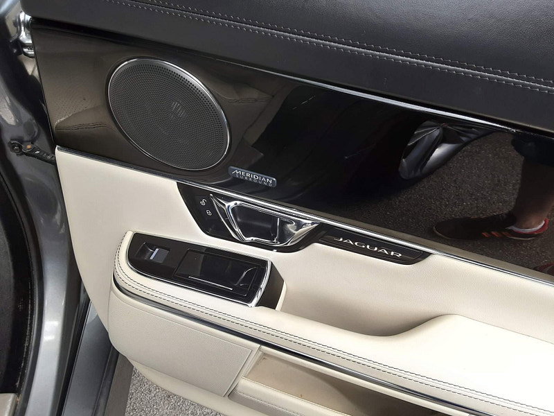 Jaguar XJ 3.0d V6 R-Sport Auto Euro 6 (s/s) 4dr 4dr Automatic 2026