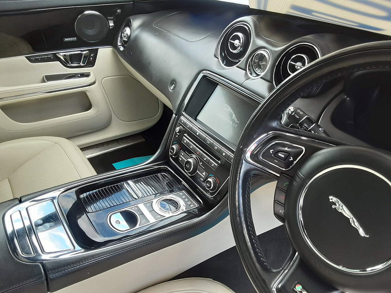 Jaguar XJ 3.0d V6 R-Sport Auto Euro 6 (s/s) 4dr 4dr Automatic 2026