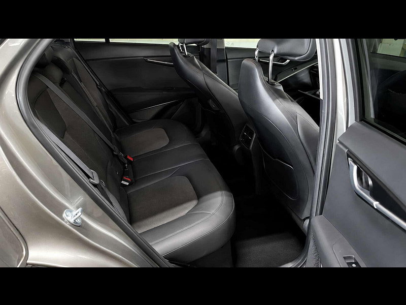 Kia Niro 1.6 Niro 3 HEV Semi-Auto 5dr 5dr Automatic 2026