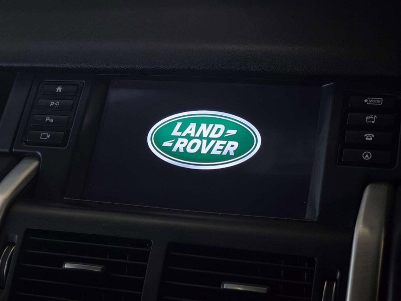 Land Rover Discovery Sport 2.0 Discovery Sport Luxury HSE TD4 Auto 4WD 5dr 5dr Automatic 2026