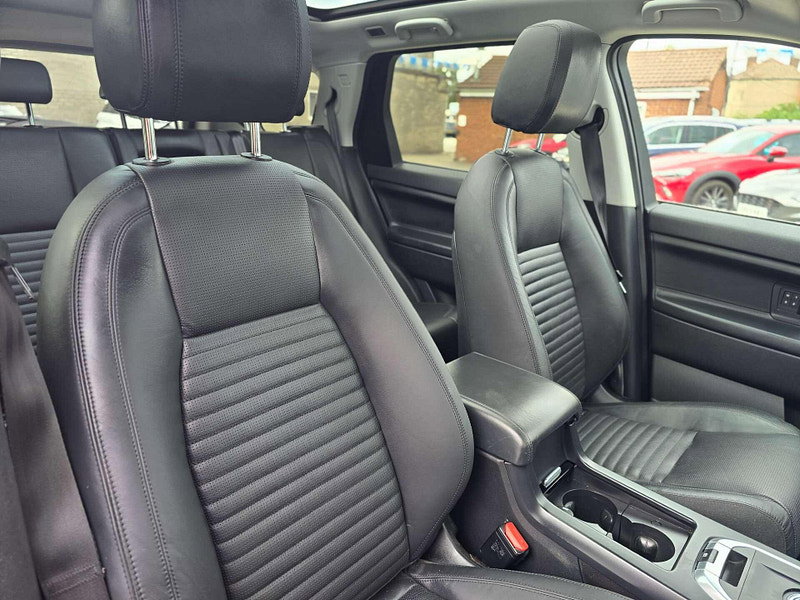 Land Rover Discovery Sport 2.0 Discovery Sport Luxury HSE TD4 Auto 4WD 5dr 5dr Automatic 2026