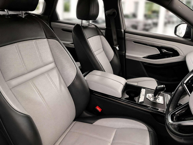 Land Rover Range Rover Evoque 1.5 P300e 12.2kWh R-Dynamic HSE Auto 4WD Euro 6 (s/s) 5dr 5dr Automatic 2026