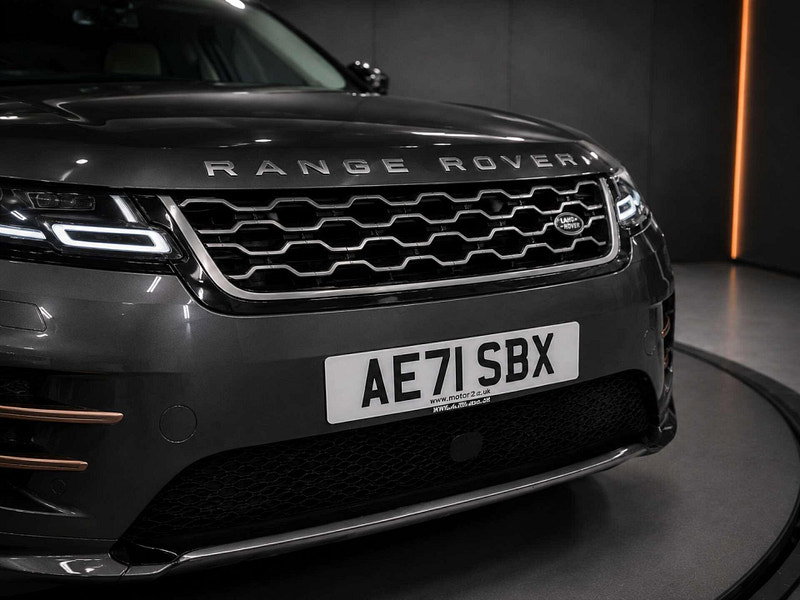 Land Rover Range Rover Evoque 1.5 P300e 12.2kWh R-Dynamic HSE Auto 4WD Euro 6 (s/s) 5dr 5dr Automatic 2026