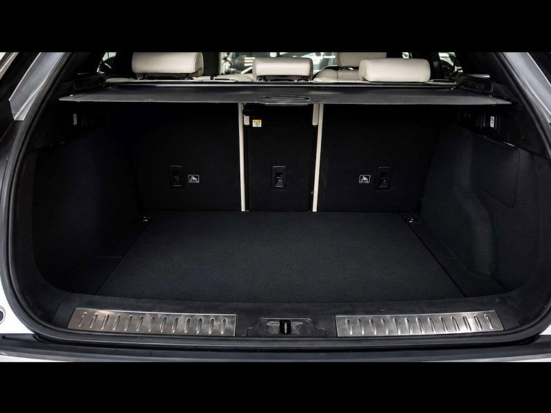 Land Rover Range Rover Velar 3.0 Range Rover Velar SE D300 Auto 4WD 5dr 5dr Automatic 2026