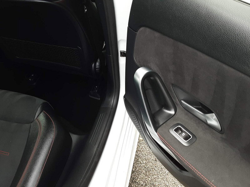 Mercedes-Benz A Class 1.5 A180d AMG Line (Executive) 7G-DCT Euro 6 (s/s) 4dr 4dr Automatic 2026