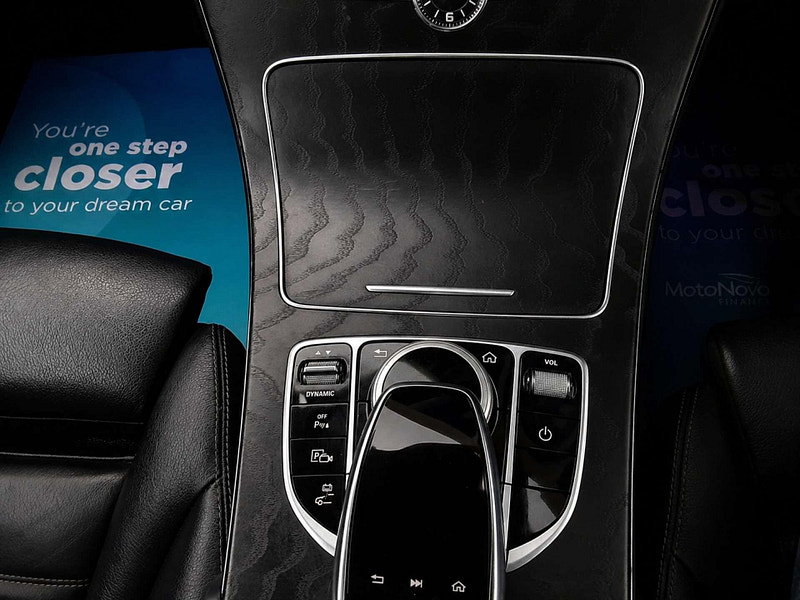 Mercedes-Benz C-Class 2.0 C 300 AMG Line Night Edition Premium+ de Auto 5dr 5dr Automatic 2026