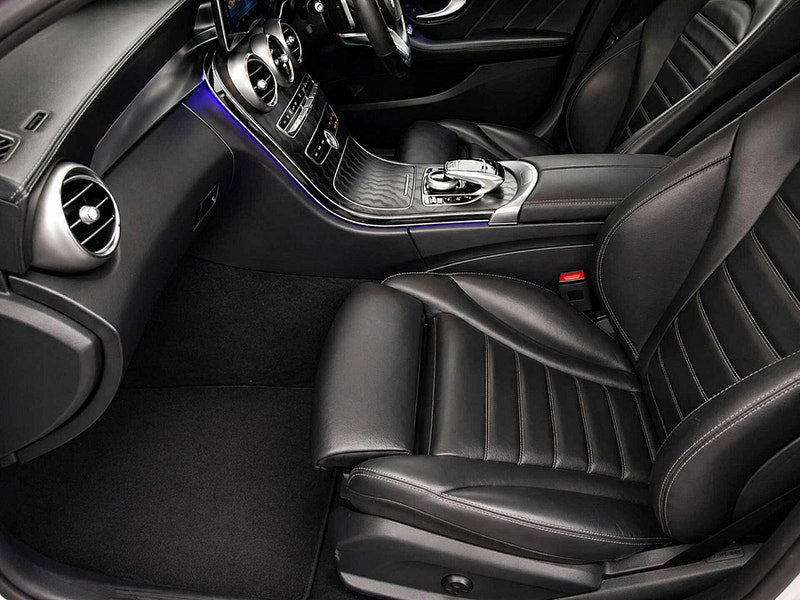 Mercedes-Benz C-Class 2.0 C 300 AMG Line Night Edition Premium+ de Auto 5dr 5dr Automatic 2026