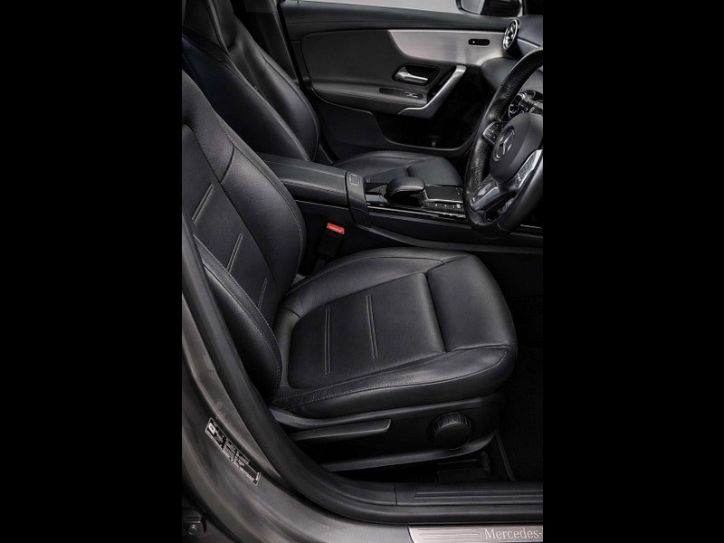 Mercedes-Benz CLA 1.3 CLA 250 AMG Line Premium E Auto 4dr 4dr Automatic 2026