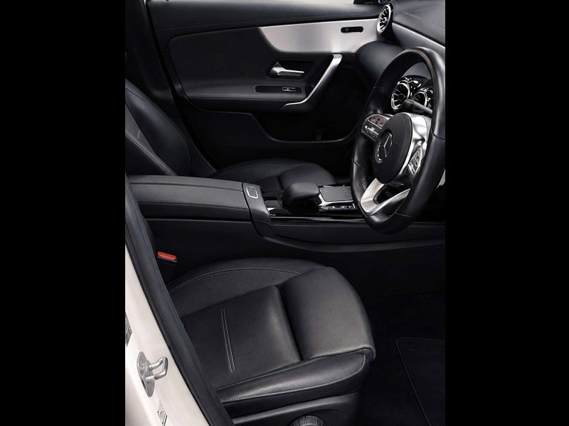 Mercedes-Benz CLA 1.3 CLA 250 AMG Line Premium Plus Night Edition E Auto 5dr 5dr Automatic 2026