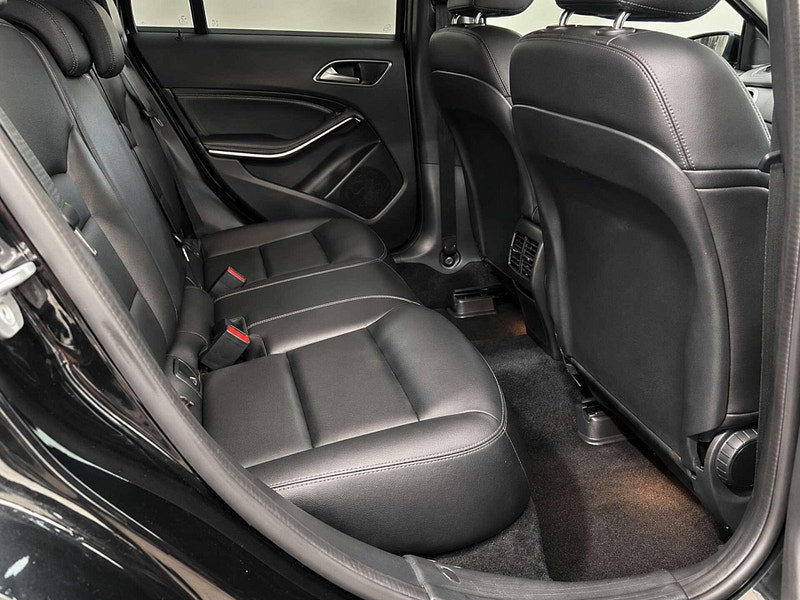 Mercedes-Benz GLA 2.1 GLA 200 Sport Premium D 5dr 5dr Manual 2026