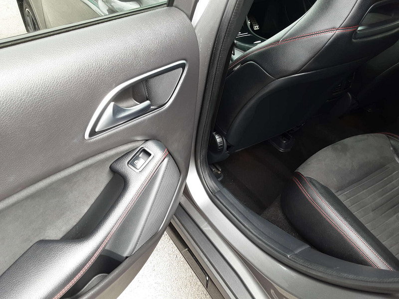 Mercedes-Benz GLA 2.1 GLA 220 AMG Line Premium D 4Matic Auto 4WD 5dr 5dr Automatic 2026