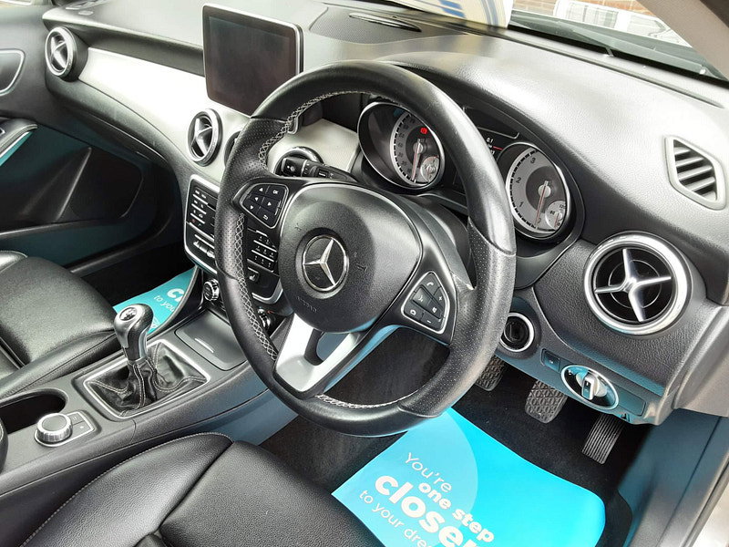 Mercedes-Benz GLA Class 2.1 GLA200d Sport (Premium) Euro 6 (s/s) 5dr 5dr Manual 2026