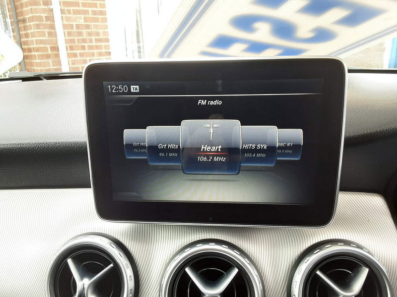 Mercedes-Benz GLA Class 2.1 GLA200d Sport (Premium) Euro 6 (s/s) 5dr 5dr Manual 2026