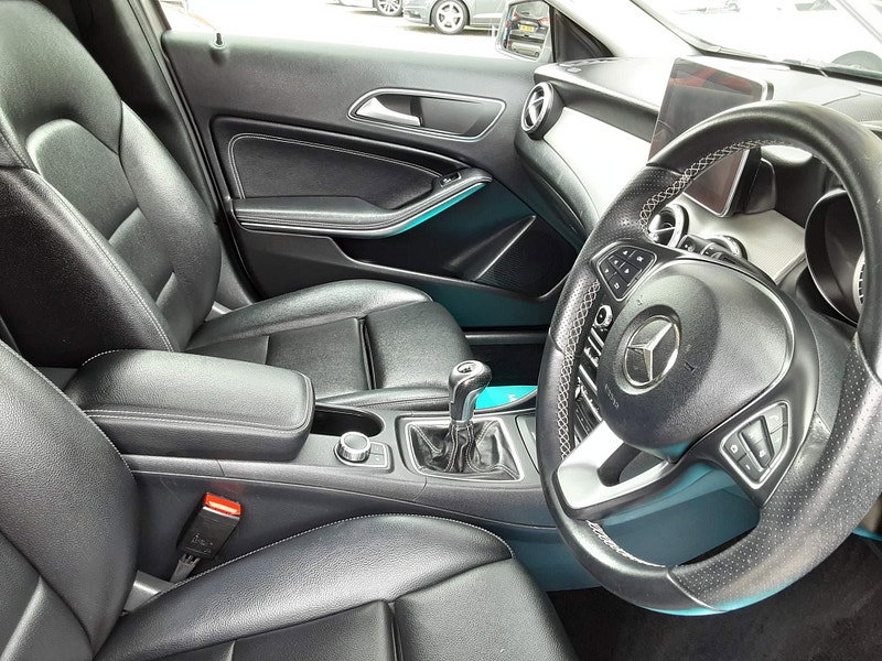 Mercedes-Benz GLA Class 2.1 GLA200d Sport (Premium) Euro 6 (s/s) 5dr 5dr Manual 2026