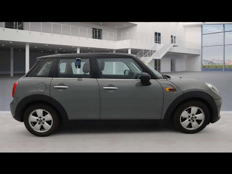 MINI Hatch 1.5 Cooper 5dr 5dr Manual 2026