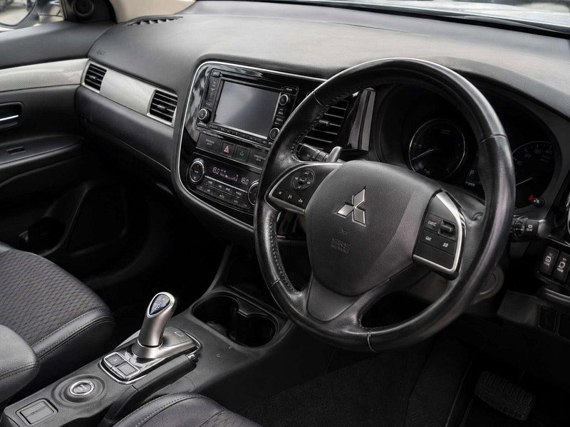 Mitsubishi Outlander 2.0 Outlander GX 3h PHEV Auto 4WD 5dr 5dr Automatic 2026