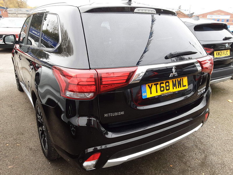 Mitsubishi Outlander 2.0h 12kWh 4h CVT 4WD Euro 6 (s/s) 5dr 5dr Automatic 2026