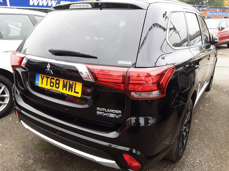 Mitsubishi Outlander 2.0h 12kWh 4h CVT 4WD Euro 6 (s/s) 5dr 5dr Automatic 2026