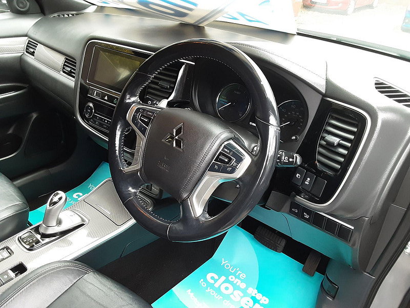 Mitsubishi Outlander 2.4h TwinMotor 13.8kWh 4h CVT 4WD Euro 6 (s/s) 5dr 5dr Automatic 2026