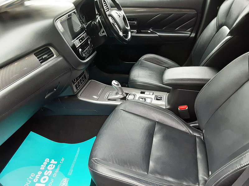 Mitsubishi Outlander 2.4h TwinMotor 13.8kWh 4h CVT 4WD Euro 6 (s/s) 5dr 5dr Automatic 2026