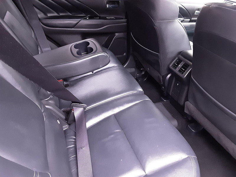 Mitsubishi Outlander 2.4h TwinMotor 13.8kWh 4h CVT 4WD Euro 6 (s/s) 5dr 5dr Automatic 2026