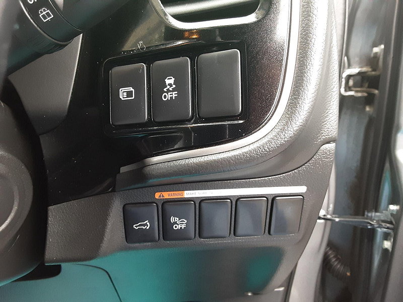 Mitsubishi Outlander 2.4h TwinMotor 13.8kWh 4h CVT 4WD Euro 6 (s/s) 5dr 5dr Automatic 2026