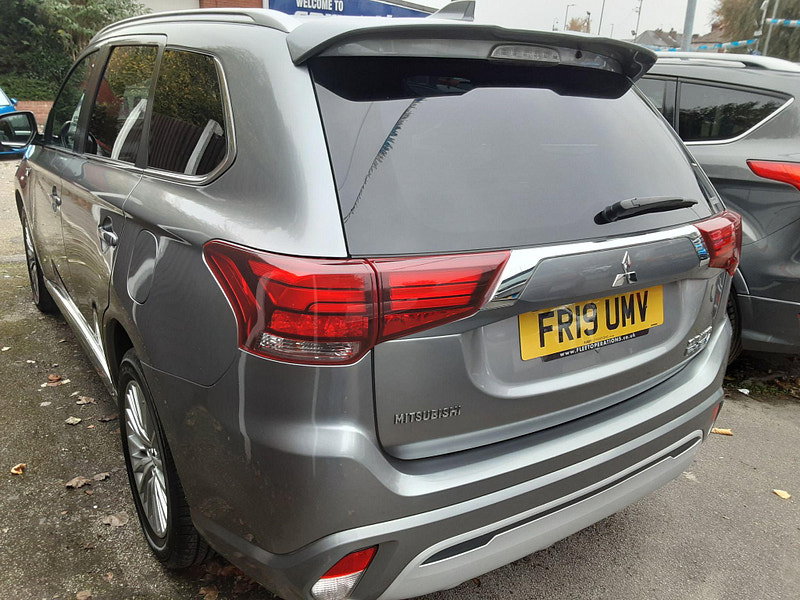 Mitsubishi Outlander 2.4h TwinMotor 13.8kWh 4h CVT 4WD Euro 6 (s/s) 5dr 5dr Automatic 2026