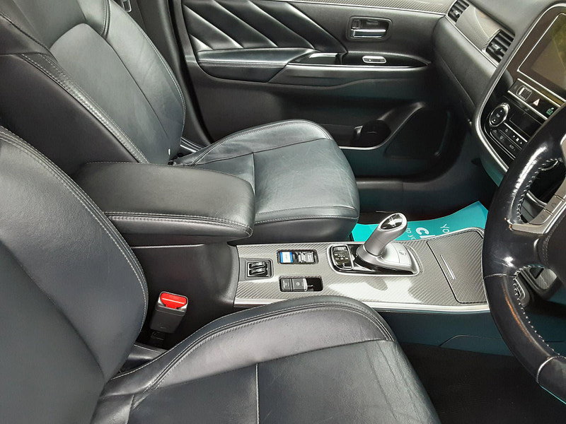 Mitsubishi Outlander 2.4h TwinMotor 13.8kWh 4h CVT 4WD Euro 6 (s/s) 5dr 5dr Automatic 2026