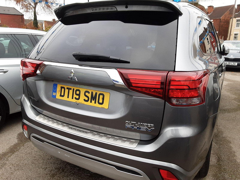 Mitsubishi Outlander 2.4h TwinMotor 13.8kWh 4h CVT 4WD Euro 6 (s/s) 5dr 5dr Automatic 2026