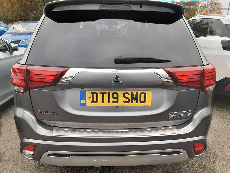 Mitsubishi Outlander 2.4h TwinMotor 13.8kWh 4h CVT 4WD Euro 6 (s/s) 5dr 5dr Automatic 2026