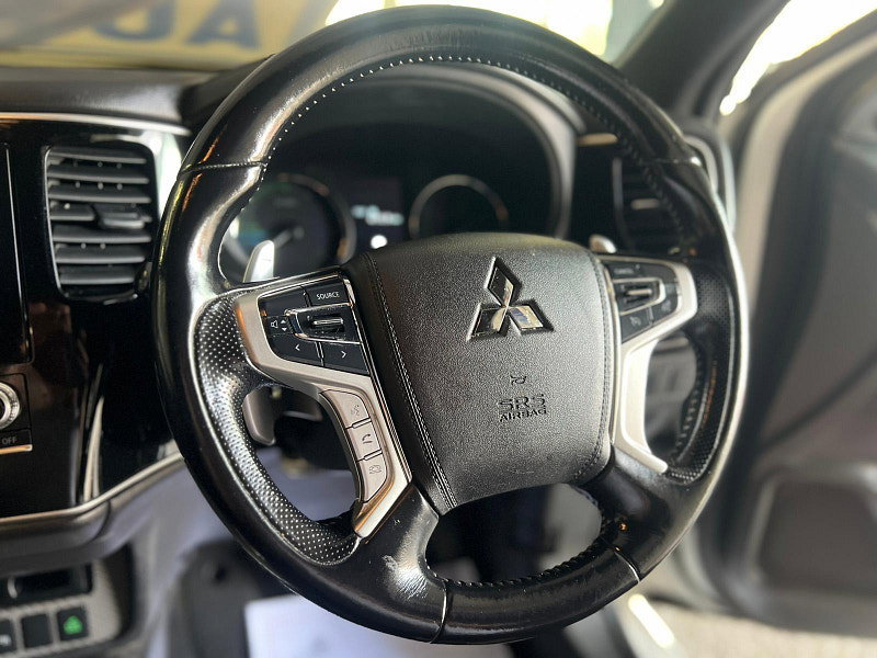 Mitsubishi Outlander 2.4h TwinMotor 13.8kWh Dynamic CVT 4WD Euro 6 (s/s) 5dr 5dr Automatic 2026