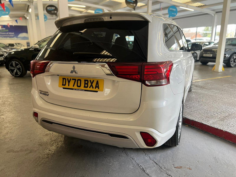 Mitsubishi Outlander 2.4h TwinMotor 13.8kWh Dynamic CVT 4WD Euro 6 (s/s) 5dr 5dr Automatic 2026