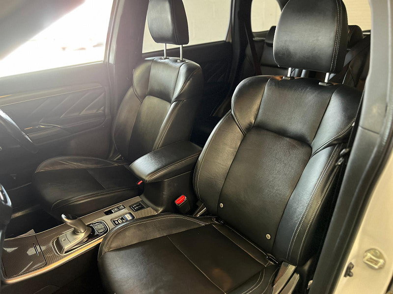 Mitsubishi Outlander 2.4h TwinMotor 13.8kWh Dynamic CVT 4WD Euro 6 (s/s) 5dr 5dr Automatic 2026