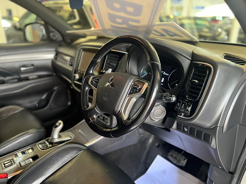 Mitsubishi Outlander 2.4h TwinMotor 13.8kWh Dynamic CVT 4WD Euro 6 (s/s) 5dr 5dr Automatic 2026