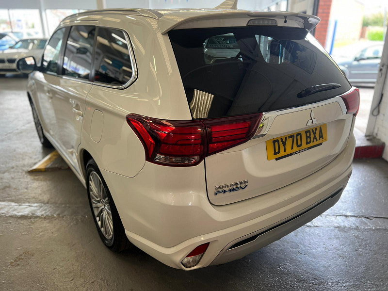 Mitsubishi Outlander 2.4h TwinMotor 13.8kWh Dynamic CVT 4WD Euro 6 (s/s) 5dr 5dr Automatic 2026