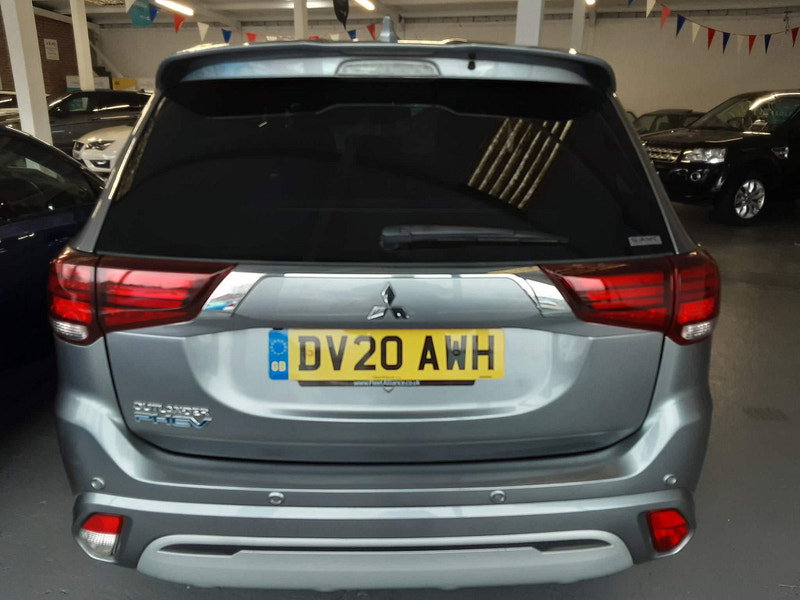 Mitsubishi Outlander 2.4h TwinMotor 13.8kWh Dynamic Safety CVT 4WD Euro 6 (s/s) 5dr 5dr Automatic 2026