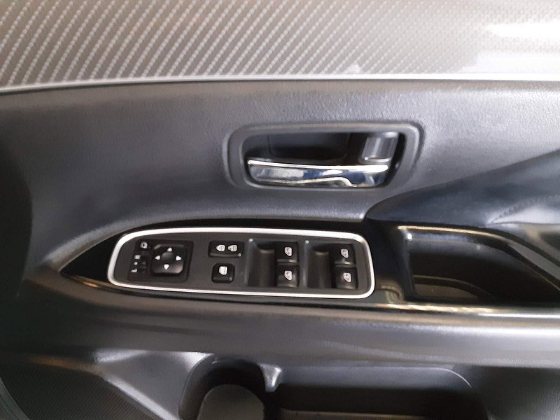 Mitsubishi Outlander 2.4h TwinMotor 13.8kWh Dynamic Safety CVT 4WD Euro 6 (s/s) 5dr 5dr Automatic 2026