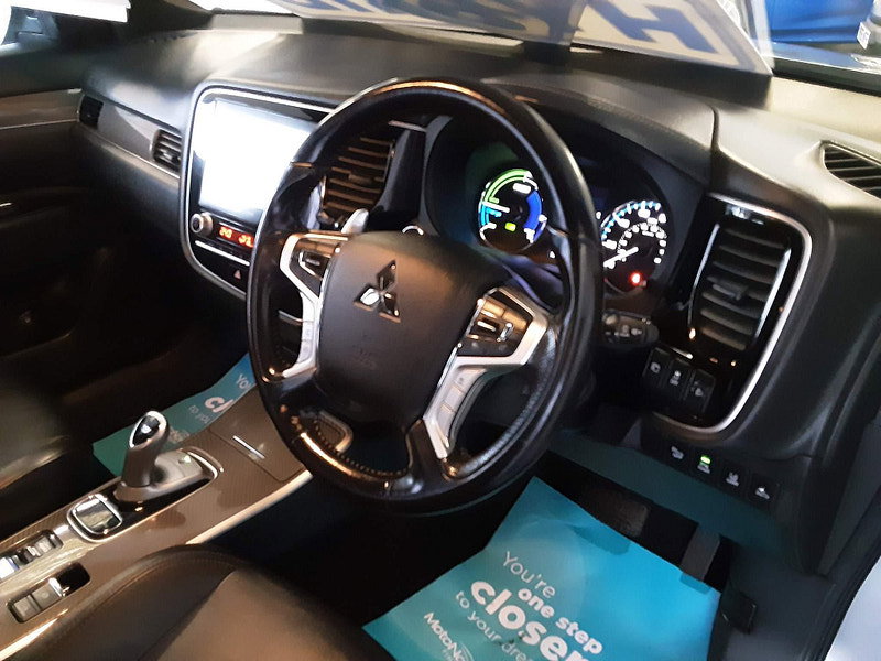 Mitsubishi Outlander 2.4h TwinMotor 13.8kWh Dynamic Safety CVT 4WD Euro 6 (s/s) 5dr 5dr Automatic 2026