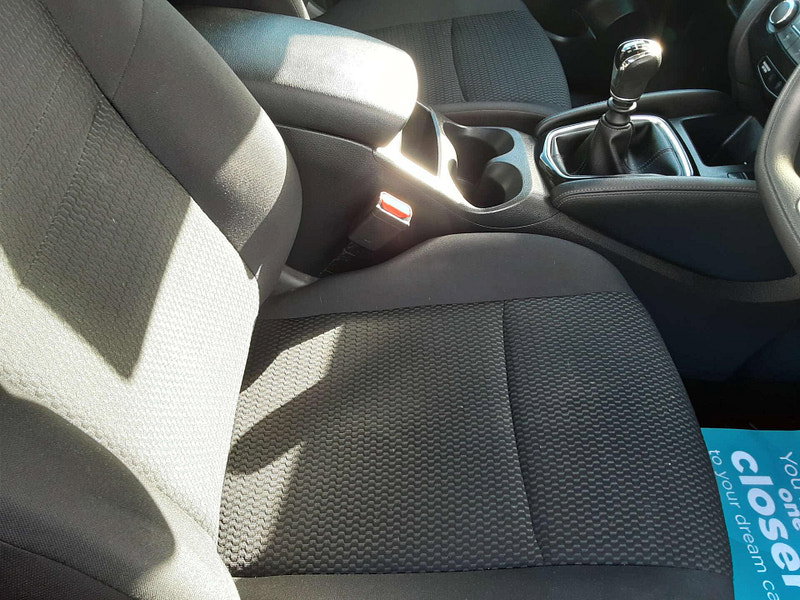 Nissan Qashqai 1.3 Qashqai Visia DIG-T 5dr 5dr Manual 2026