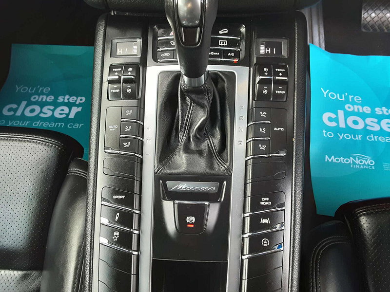 Porsche Macan 3.6 Macan T Semi-Auto 4WD 5dr 5dr Automatic 2026
