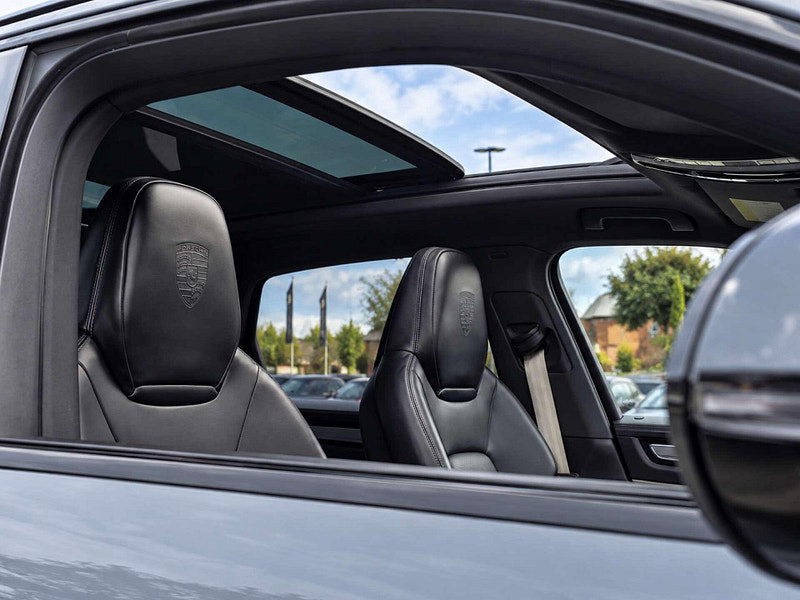 Porsche Cayenne 3.0 Cayenne V6 Platinum Edition E-Hybrid A 4WD 5dr 5dr Automatic 2026