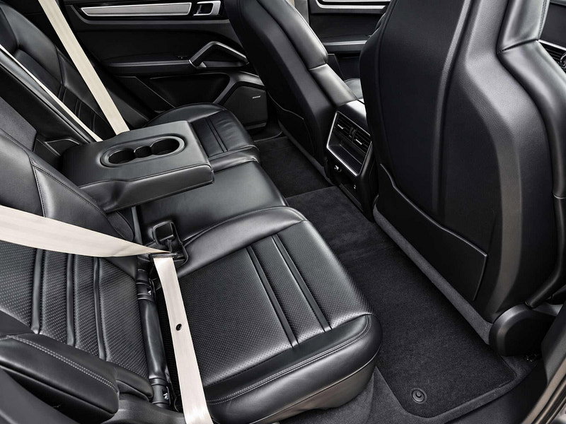 Porsche Cayenne 3.0 Cayenne V6 Platinum Edition E-Hybrid A 4WD 5dr 5dr Automatic 2026