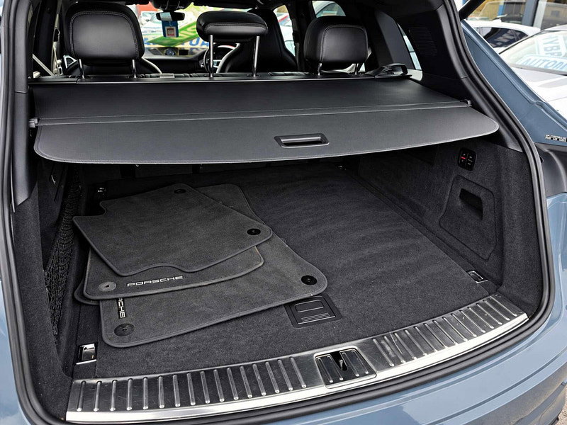 Porsche Cayenne 3.0 Cayenne V6 Platinum Edition E-Hybrid A 4WD 5dr 5dr Automatic 2026