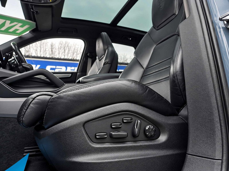 Porsche Cayenne 3.0 Cayenne V6 Platinum Edition E-Hybrid A 4WD 5dr 5dr Automatic 2026