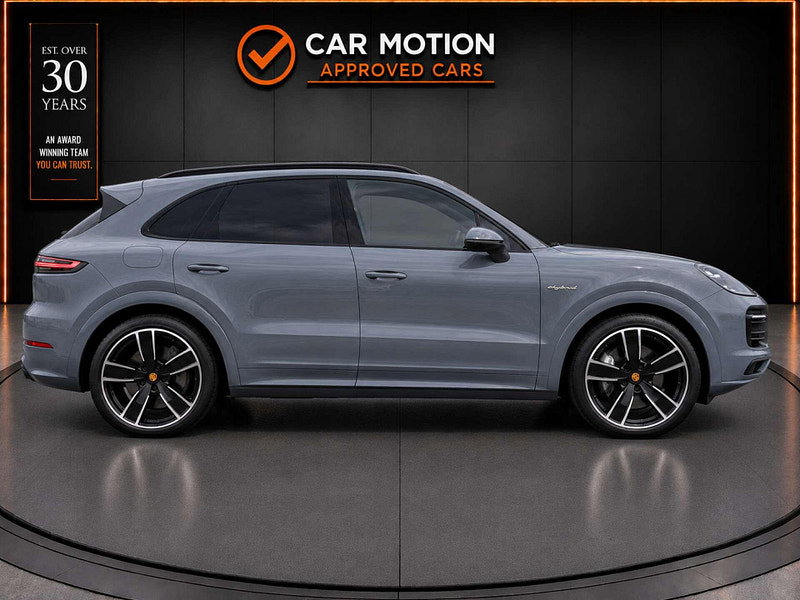 Porsche Cayenne 3.0 Cayenne V6 Platinum Edition E-Hybrid A 4WD 5dr 5dr Automatic 2026