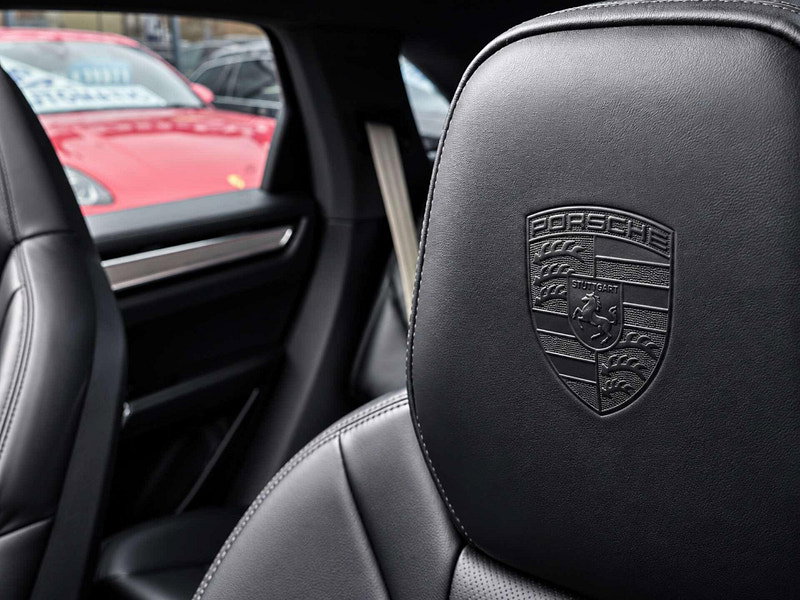 Porsche Cayenne 3.0 Cayenne V6 Platinum Edition E-Hybrid A 4WD 5dr 5dr Automatic 2026